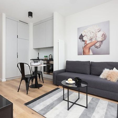 Apartments Business Center Wola Ordona By Renters ワルシャワ エクステリア 写真