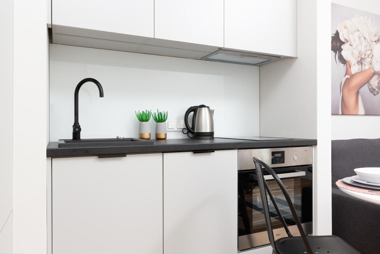 Apartments Business Center Wola Ordona By Renters ワルシャワ エクステリア 写真