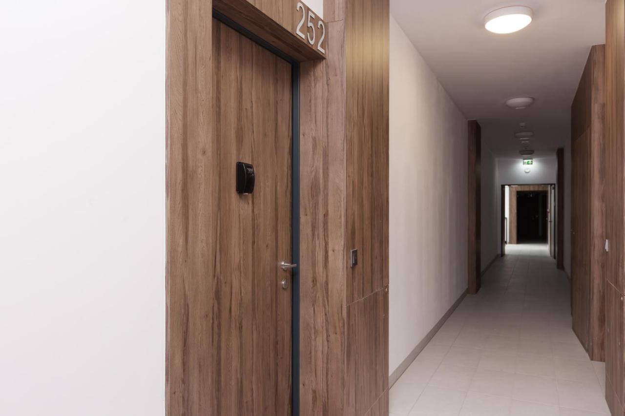 Apartments Business Center Wola Ordona By Renters ワルシャワ エクステリア 写真